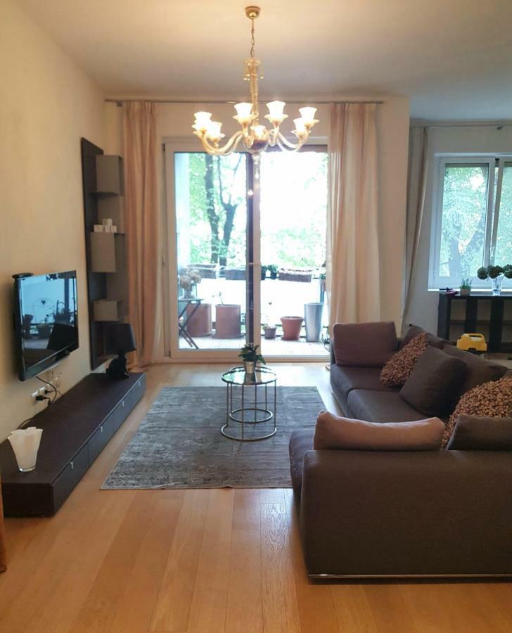 8 Via Giuseppe Vigoni Milan